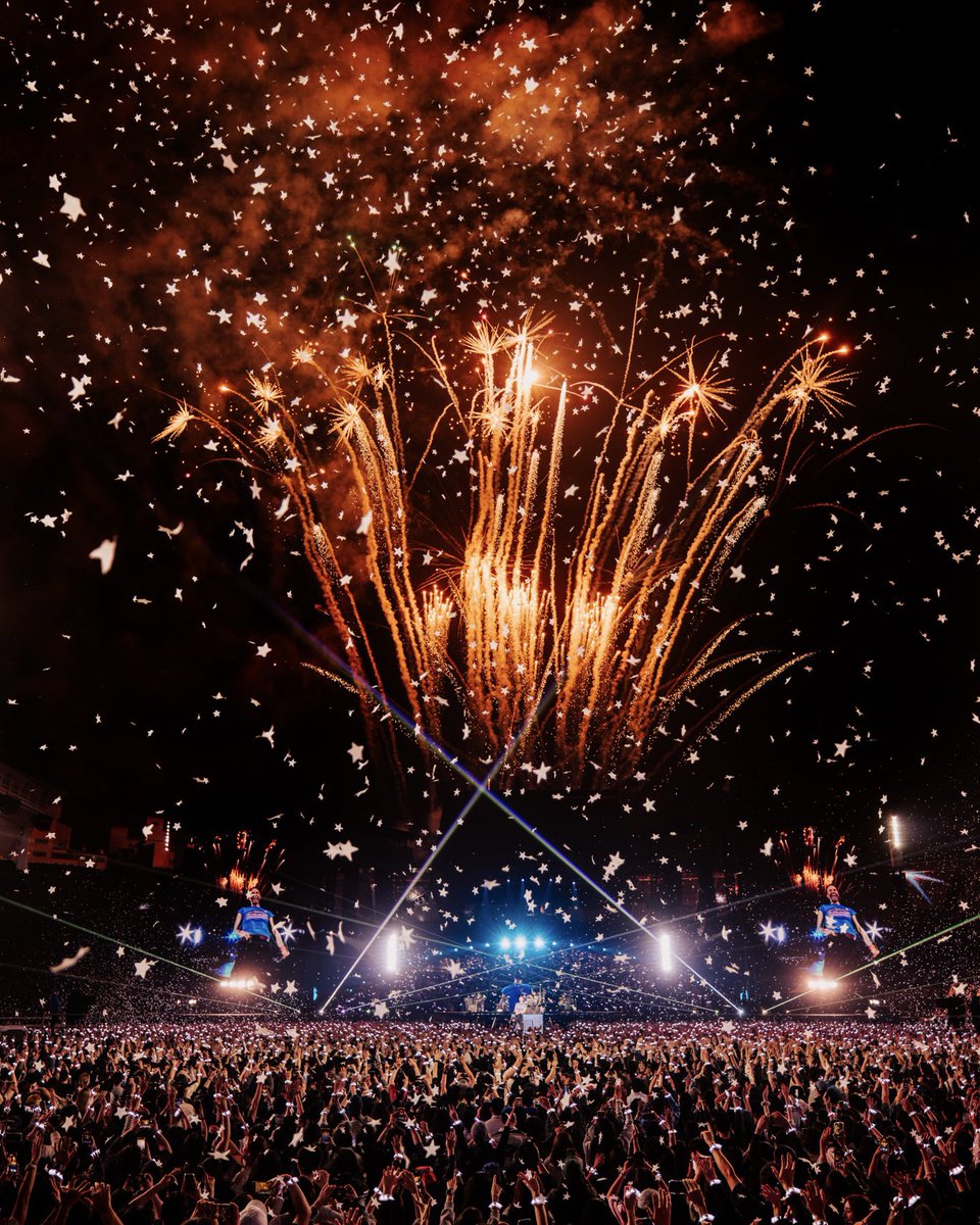 coldplay's tweet photo. Show #190, Seoul

#MusicOfTheSpheresWorldTour https://t.co/AVcMpB41Vp