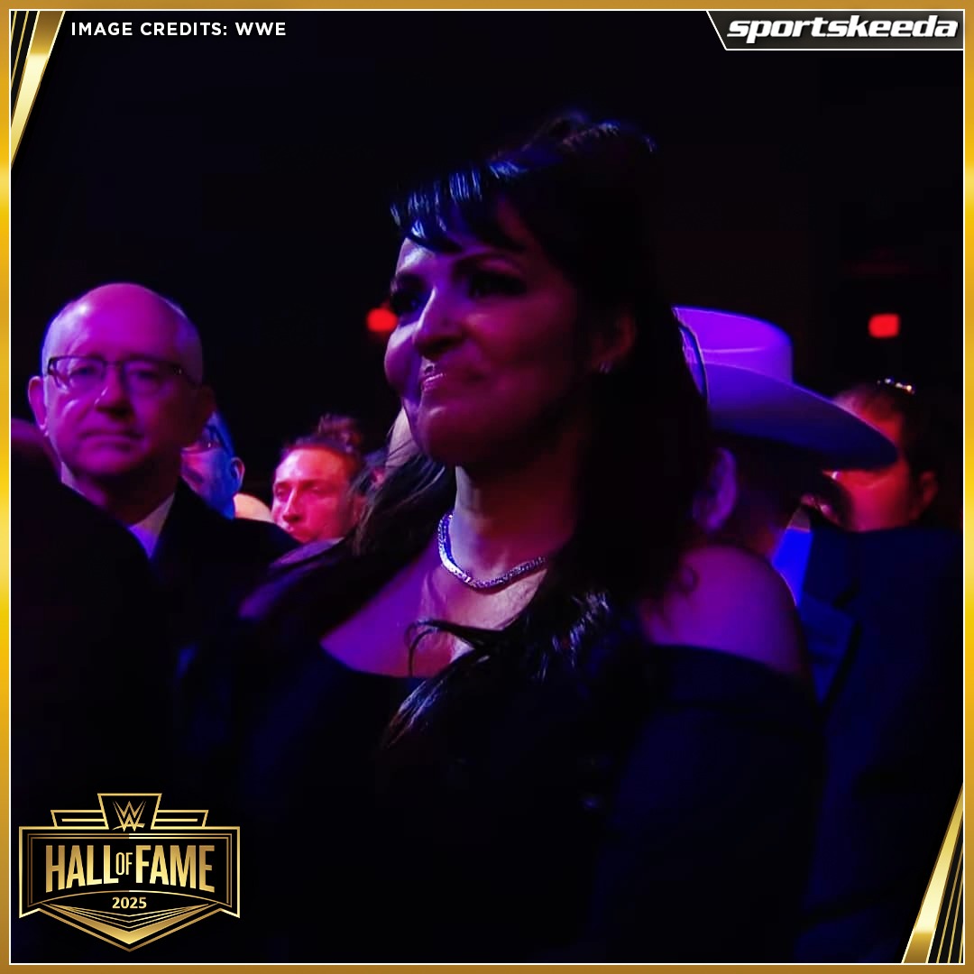 The other half of 'Laycool', Layla is in attendance!

#WWEHOF