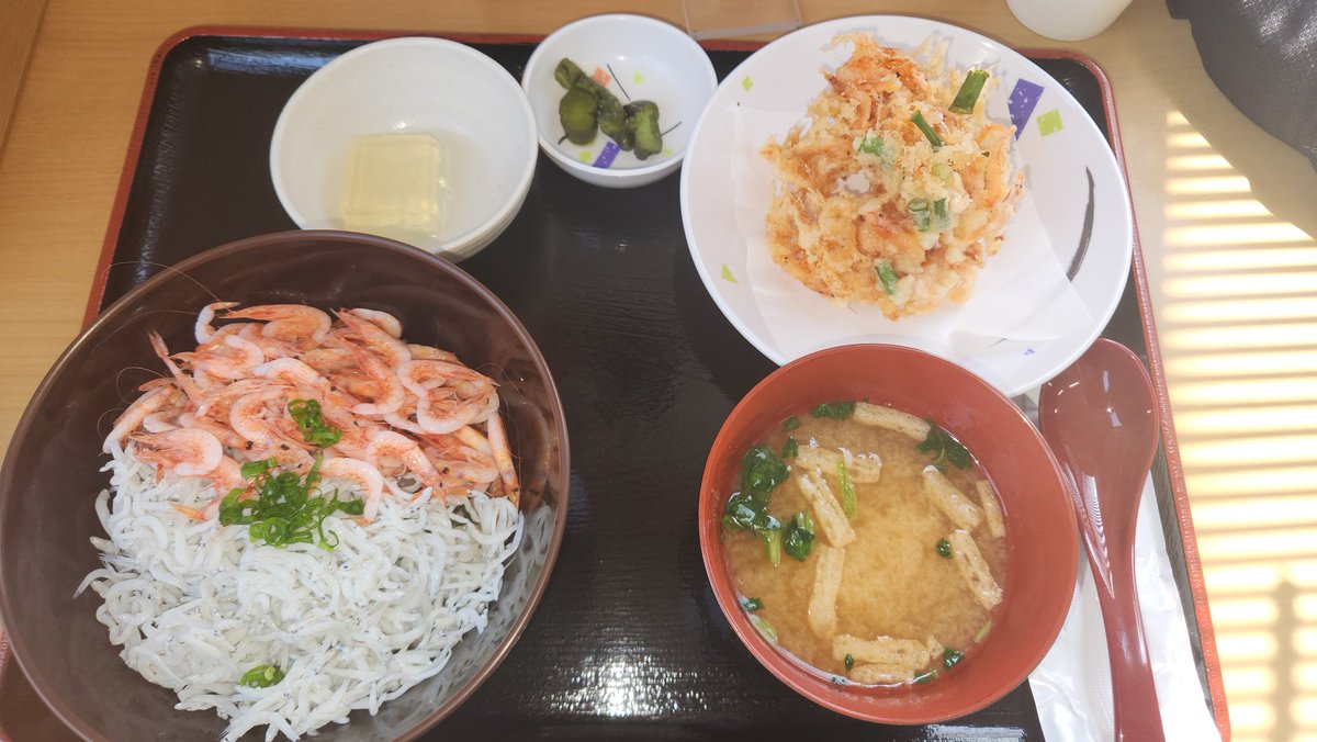 Nin1000P's tweet photo. こっそりソロツー
気になってた店に来たが
リピ確定👍美味かった

 #大井川港（漁協） 直営食堂 さくら https://t.co/ErmkytcddG