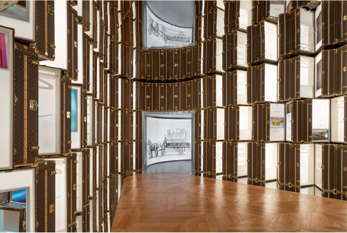 TokyoArtBeat_JP's tweet image. 🆕大阪万博フランスパビリオンをレポート

LVMHの美学と職人魂を堪能する空間にロダンや真鍋大度の作品も（文：原久子）

tokyoartbeat.com/articles/-/lvm…

大阪・関西万博が大阪の夢洲にて。フランス館はLVMH協賛のもとルイ･ヴィトン、ディオールなどのクラフトマンシップを紹介