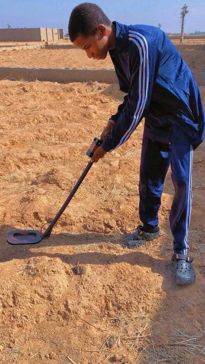 Teenage Inventor from Kano, Khalifa Aminu, Builds Ultra-Fast Device That Detects Bombs/explosives  and Minerals Deposit in Just One Second.