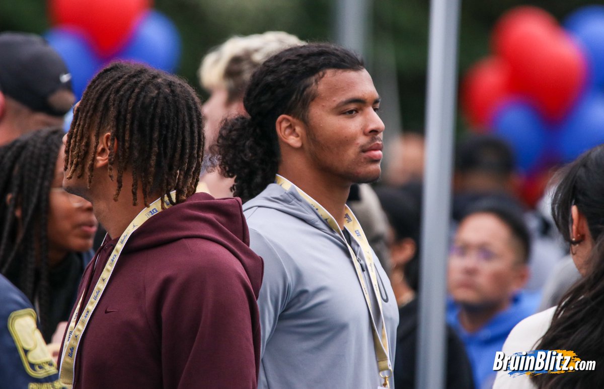 Tracy McDannald 📎 (@tracy_mcdannald) on Twitter photo UCLA had its share of priority recruits at Friday Night Lights. A sample of who was in attendance, including 2025 signee and Newbury Park WR Shane Rosenthal.
(📸: <a href="/MattRMoreno/">Matt Moreno</a>) UCLA had its share of priority recruits at Friday Night Lights. A sample of who was in attendance, including 2025 signee and Newbury Park WR Shane Rosenthal.
(📸: <a href="/MattRMoreno/">Matt Moreno</a>)
