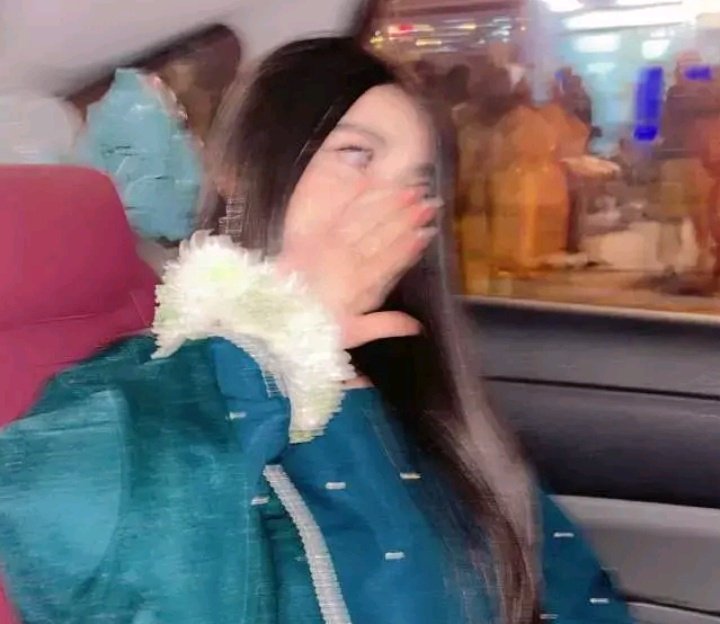 *سو بار تلاش کیا میں نے خود کو خود میں.....!!!!🤕* 
 *اک تیرے سوا کچھ نہ ملا مجھ کو مجھ میں---!!!😩*
