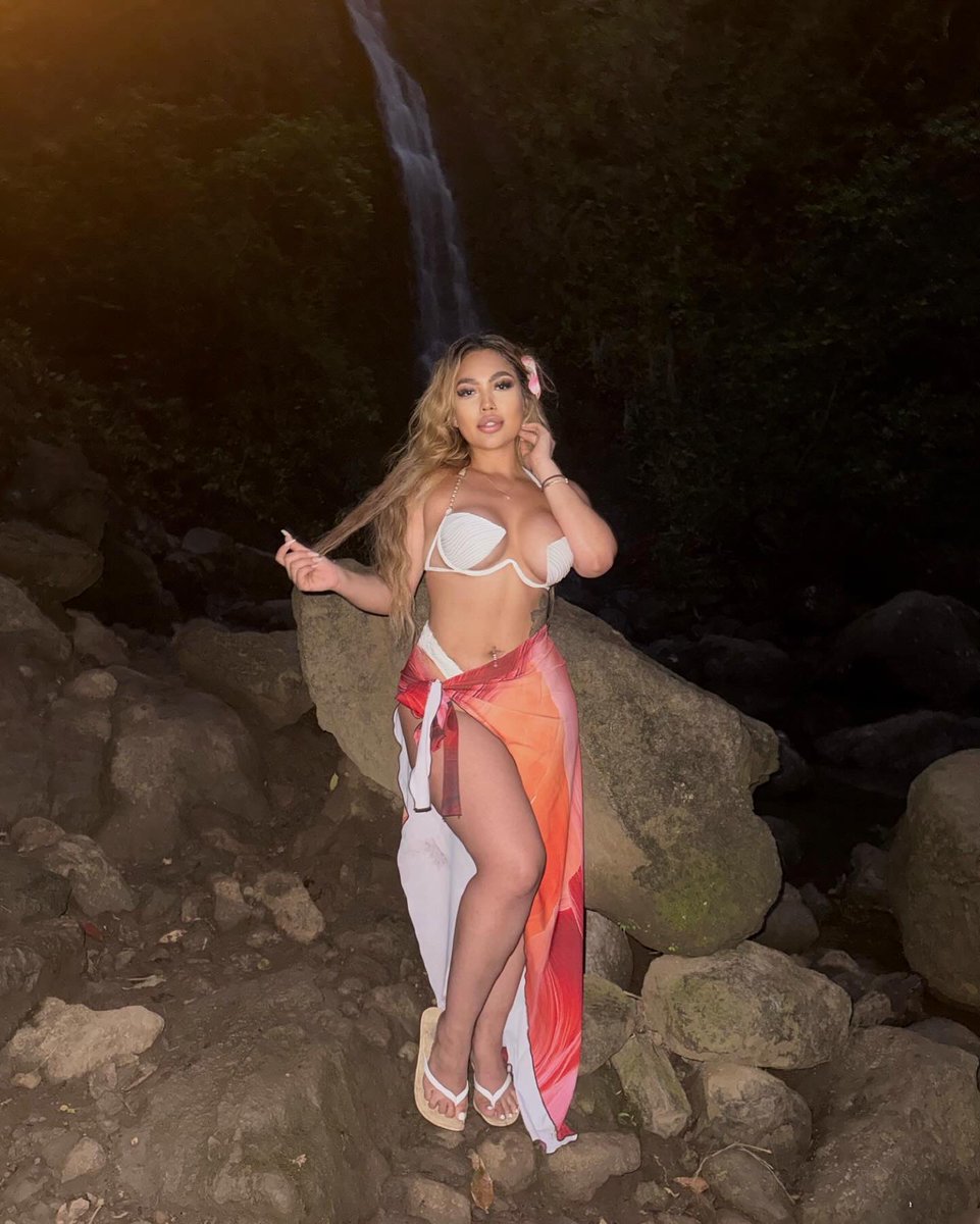 See more of me here 🥰 onlyfans.com/livewithmimi