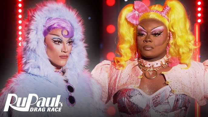 just_westy_'s tweet photo. "The Double shanty protecting the winner Theory " is true...(They are all on the left side of the stage) #DragRaceFinale #dragraceseason17 #Dragrace #rpdr17 https://t.co/CuWSANpEHU