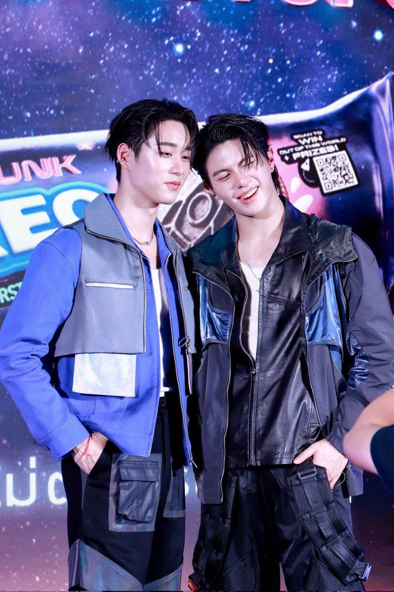 AT_AiDokusho's tweet photo. มาชิมวิลเลี่ยมเอส 😋
#OreoSpaceDunkxWilliamEst
#OreoSpaceDunk
#วิลเลี่ยมเอส
𓏔 𓈒 #OilATPic https://t.co/lCOIkqgtCI