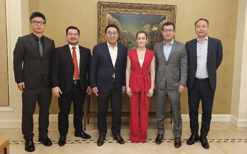 CDNN23Nicaragua's tweet photo. #China 🇨🇳 | Nahima Díaz, Directora General de TELCOR, tuvo la oportunidad de visitar uno de los centros tecnológicos más avanzados del mundo, dedicado al desarrollo e investigación de soluciones tecnológicas para la transformación digital de @Huawei
@TELCORNicaragua
#Reporto @Pliniosg23
#AquíEstamos
#SeguimosInformando
#Abril2025
