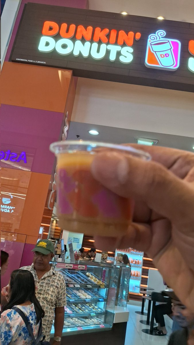 imranSa11984161's tweet photo. COFFEE : As soon as you stepped out of your place i reveived free Dunkin Donuts Coffee Samples to test their new arrival of flavours to try it. It tasts absolutely great! #DunkinDonuts #CoffeeTime #CoffeeSamples #Immi76 #DubaliousDude #Dubai🇦🇪 https://t.co/9TWG43Jkod