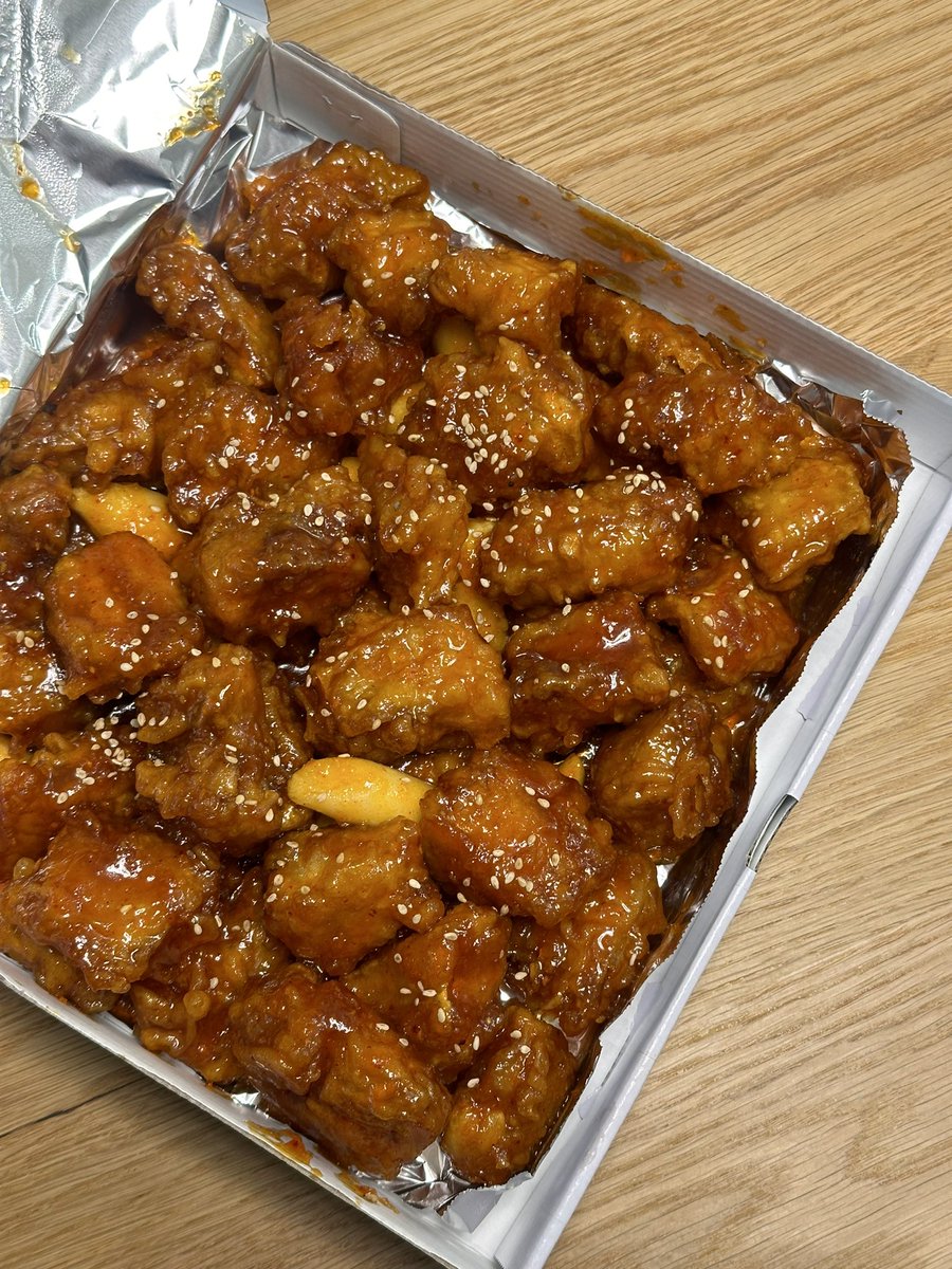 비오는 날 닭강정 먹음 대