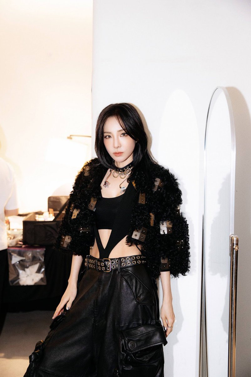 daralingvip's tweet photo. Wow wow Ati! Sooooo gorgeous! https://t.co/nsVc3nnZ5R
