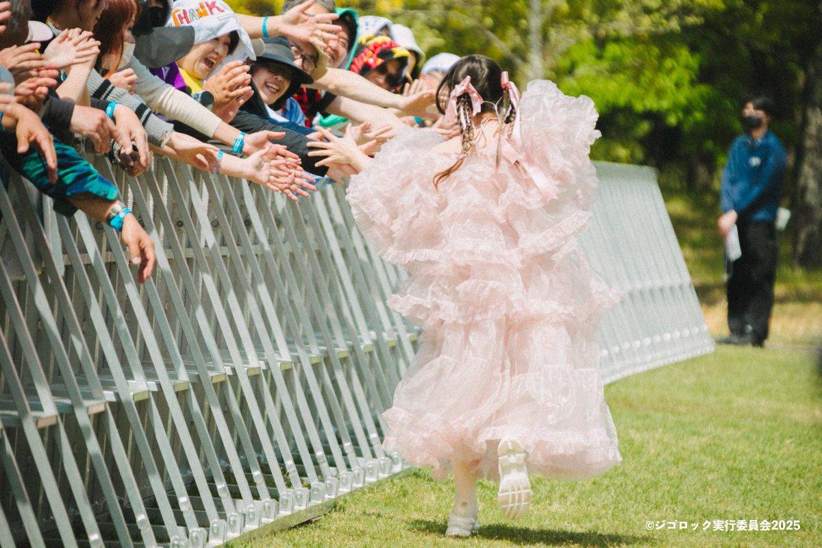 ♨️ #ジゴロック2025♨️ DAY1 ライブ写真を公開中✨ ＼ #コレサワ