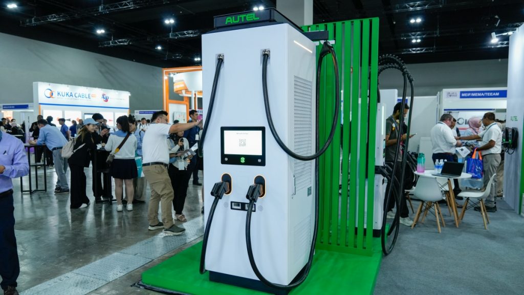 DrFredWu's tweet photo. Autel Energy is finally here in Malaysia, a global leader in #EV charging solutions with operations in 79 countries, it specializes in smart, scalable charging infrastructure. Check this game-changing #MaxiCharger DH480.
#autelenergy #autel #evcharging #DH480 https://t.co/MYgpCe04wL