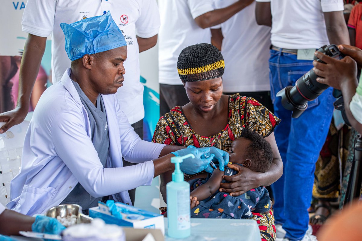 "Santé, dignité et espoir , transmis en une seule dose." #vaccinmalariabdi