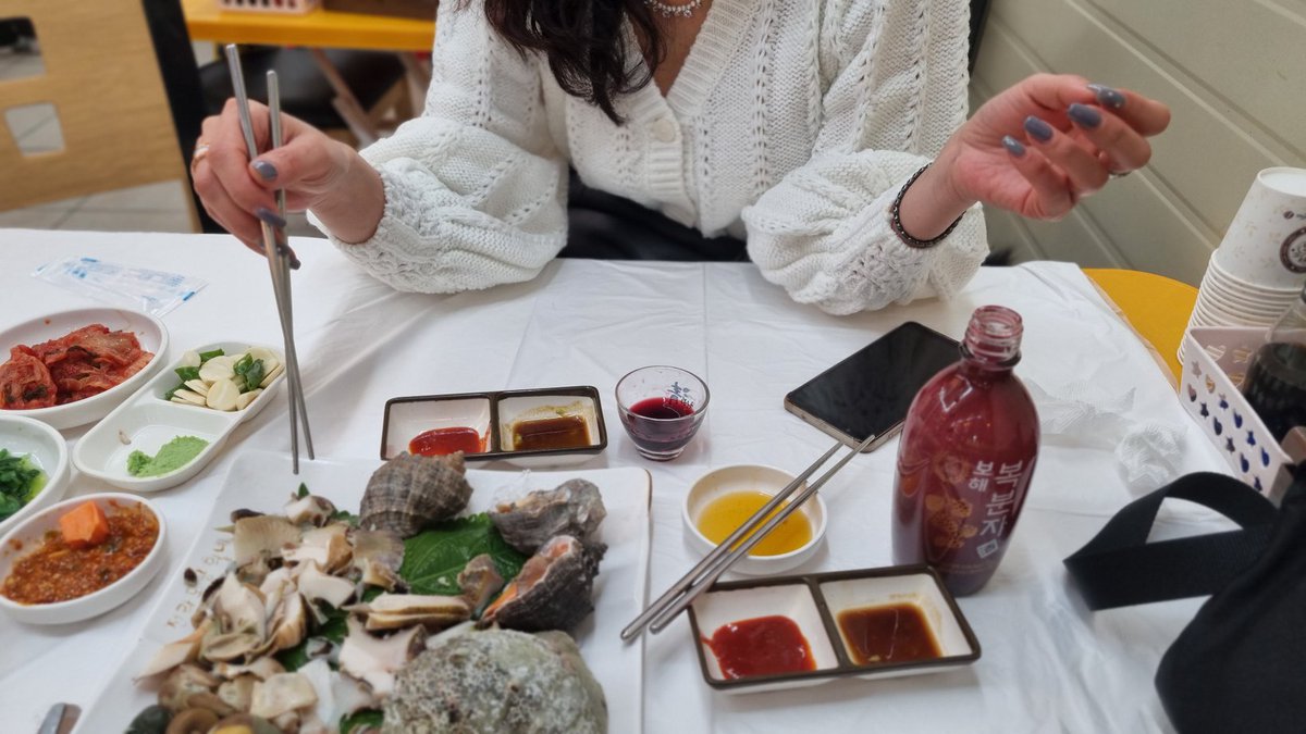 4월19(토) 소래포구 출석도장찍으러 출발 ~! ♡♡♡. 저녁에 시간되시는 ㅂㅂ ㅋㅍ 분들 음주가무하며 야하게 놀아요 저희는 초보로 목적은 없습니다 5단계 도전중 DM주세요 불발시 건오 초대남도 지원 가능
 #소래포 #부부만남 #커플만남 #부커만남 #건오