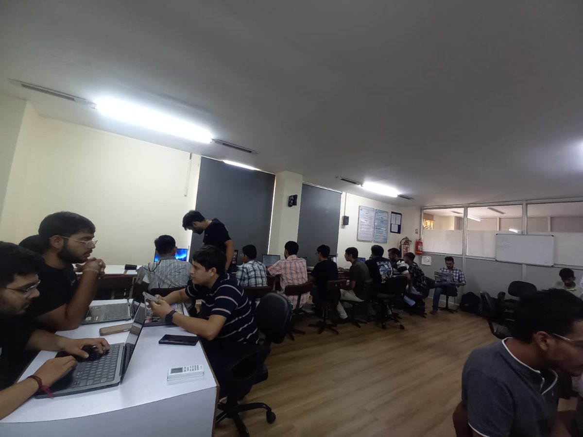 NisargPatel5563's tweet image. Live from @apexia_club  🚀
Weekend dev energy is on point – brainstorming, building, and vibing with the coolest minds in tech.
#DevHangout #ApexiaVibes #BuildersAssemble