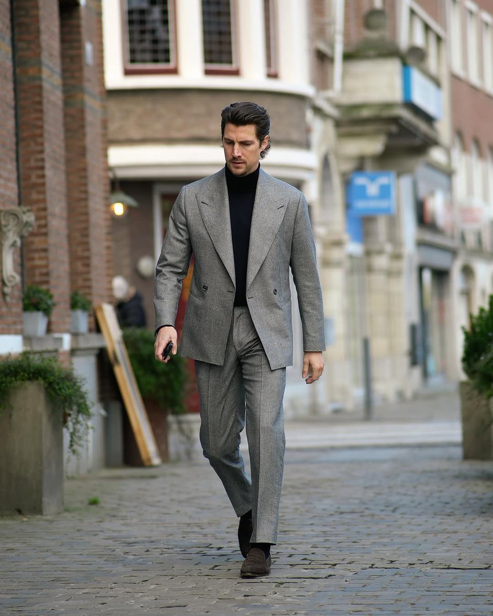 dsabrera's tweet photo. 🖤 D SABRERA Sastrería Estilo Italiano 🖤
Cortes atemporales que pegan duro. Regular Fit con alma italiana. Los ternos más salvajes de Lima. Rompe la matrix, crea tu propio estilo. 💼🇮🇹
📲 https://t.co/GvhZZmtKoE  
#SastreríaLima #EstiloItaliano #ModaHombre #RegularFit #DSabrera https://t.co/ed09sAvjia