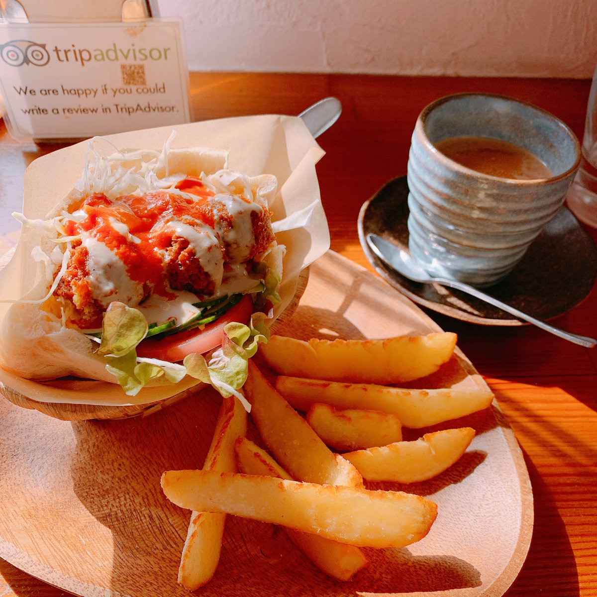 MWoead's tweet photo. 魂の給油をしました
若干値上がりしてポテトはやや少なくなった気がしましたが、ファラフェル自体は1〜2個増えてる気がしたのとお腹はいっぱいなのでちょうどよかった https://t.co/VLxs8tbTKb