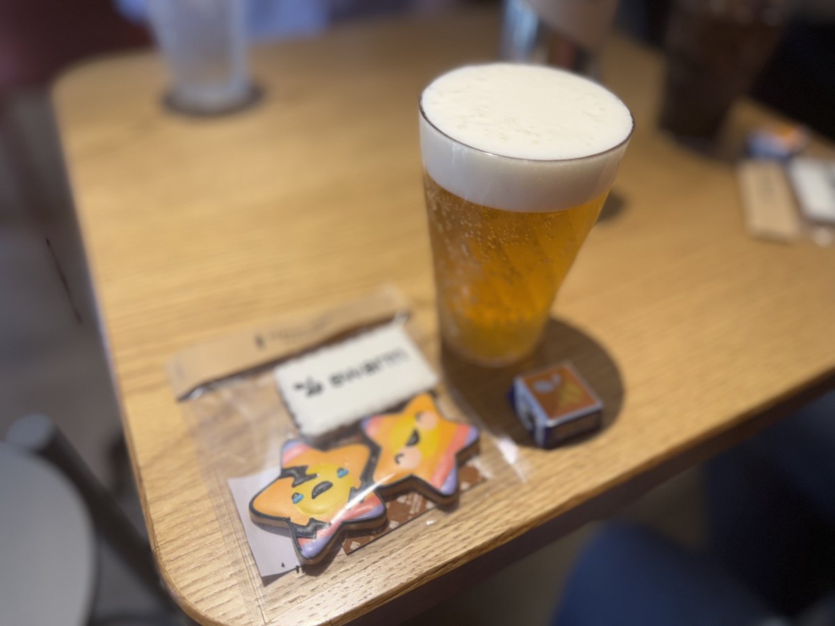 kizaki69's tweet photo. Jリーグの試合のイベントを作っている有志に逢えて感動し、何故か千葉柏東京浦和が集う会。お先に失礼しました! #4sqday https://t.co/8o3ZHAkQCl