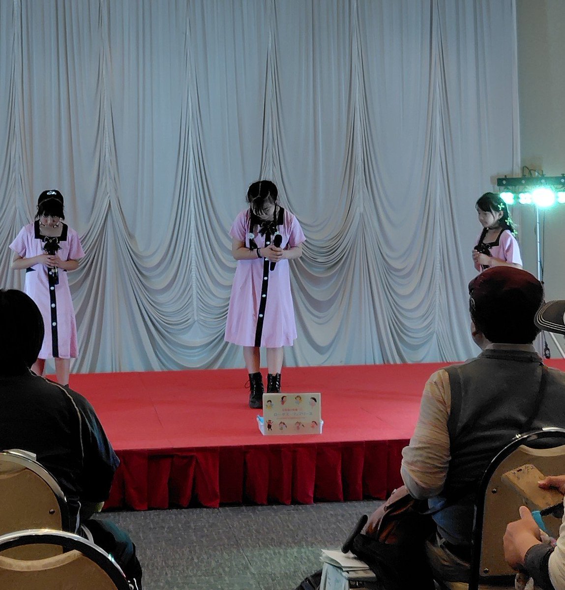TWyjdk3AjdiIb96's tweet photo. SANO DREAM LIVEVol.28で行田の王道アイドルロータスフェアリーズがもりのうた(イニシャルL)をパフォーマンス。インスタにはオトメルキュールのTWO LETTERSをBGMに。#オトメルキュール #ロータスフェアリーズ #ロータスフォト #TWOLETTERS @gyoda_lotus_f https://t.co/R6QTuNhHEX