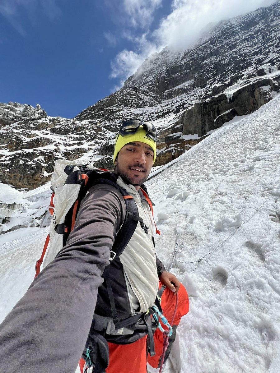 Feeling to be back in mountains is always exciting.currently I am in the Basecamp of Dhaulagiri world 7th heighest mountain attempting it with 02 if possible remember in prayers.
#Dhaulagiri #mountains