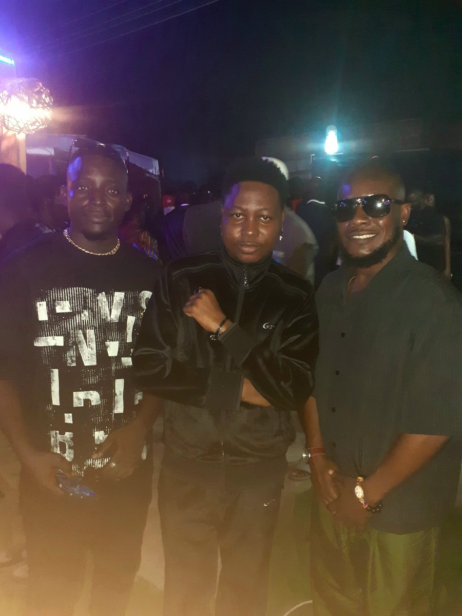 versatyle_aj's tweet photo. An amazing moment at the Hydout ALL BLACK PARTY with my proud Ghanaian brothers from the Ghana traditional tribe called the (GA TRIBE) together we stand as Ghanaians and has vessels of GA music both local and international. 

#ajversatyle #Blakid #kojoblack #AllBlackParty https://t.co/1oFDeDpo1e