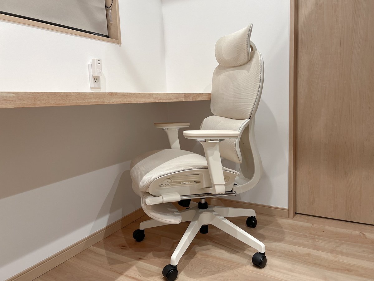 mmcczzrraadd's tweet image. FlexiSpot（@FlexiSpot_JP）様からC7 Lite　バニラホワイトを提供して頂きました。
早速組み立てて使ってみたので、初日の感想をまとめてみます。
🪑座り心地抜群
🪑動かしやすさ段違い
🪑淡色デスクに合うバニラホワイト🍨

#FlexiSpot #desksetup #PR

↓ツリーへ続く