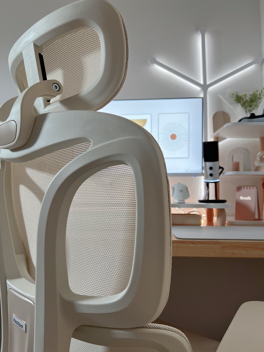 mmcczzrraadd's tweet image. FlexiSpot（@FlexiSpot_JP）様からC7 Lite　バニラホワイトを提供して頂きました。
早速組み立てて使ってみたので、初日の感想をまとめてみます。
🪑座り心地抜群
🪑動かしやすさ段違い
🪑淡色デスクに合うバニラホワイト🍨

#FlexiSpot #desksetup #PR

↓ツリーへ続く