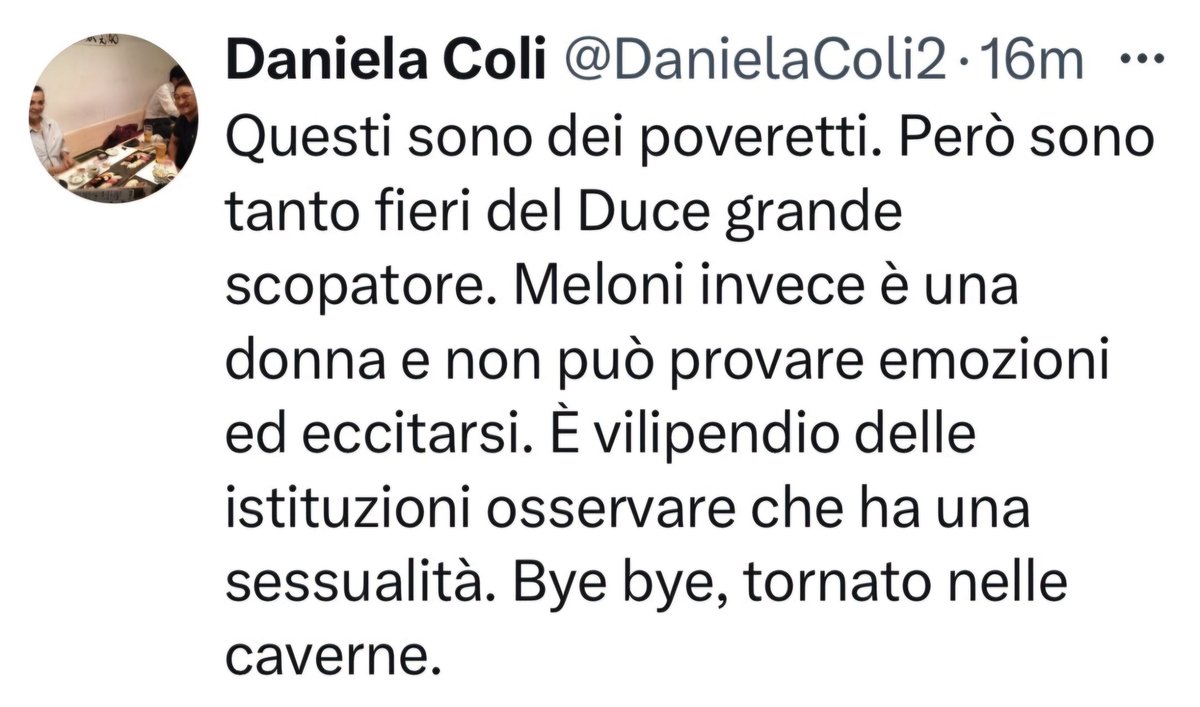 L' augusta Professoressa <a href="/DanielaColi2/">Daniela Coli</a> ha risolto brillantemente la situazione. 🤦🏻‍♂️
