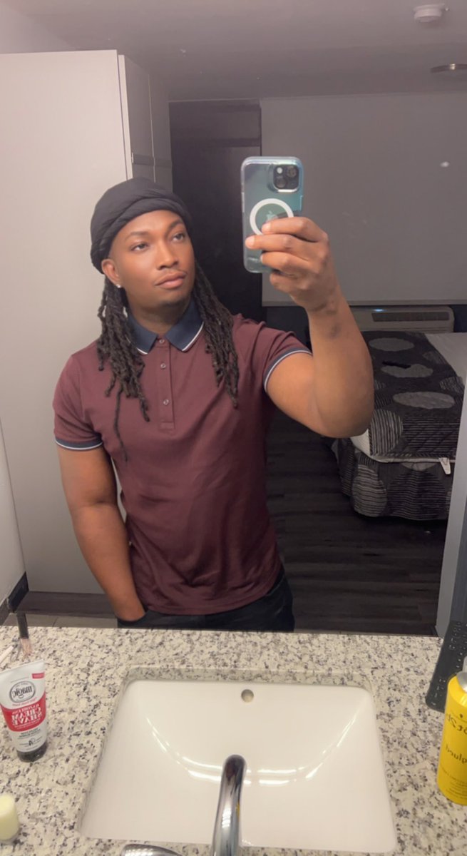 Nic_Baritone's tweet photo. Night out… going for the preppy boy look https://t.co/t8Bhoyws8V
