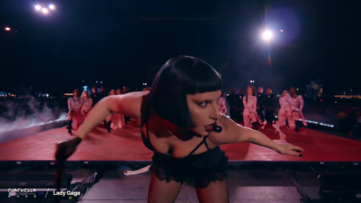 infogagabr's tweet photo. OFF WITH HER HEAD! 

#GAGACHELLA https://t.co/xYEJYHcFoy