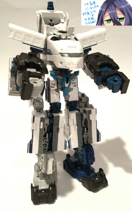 帰りの電車でスタルケルさんの投稿見て
あ、今日だったわって
#シンカリオン 300系のぞみ
ヨドバシ駆け込んで買ってきました

これ伝わる人には凄いわかって貰えると思うんだけどパーキングのお土産にあったチープトイの合体ロボ感半端ないね こういうの欲しかった
白新幹線統一かっこいいわやっぱ 