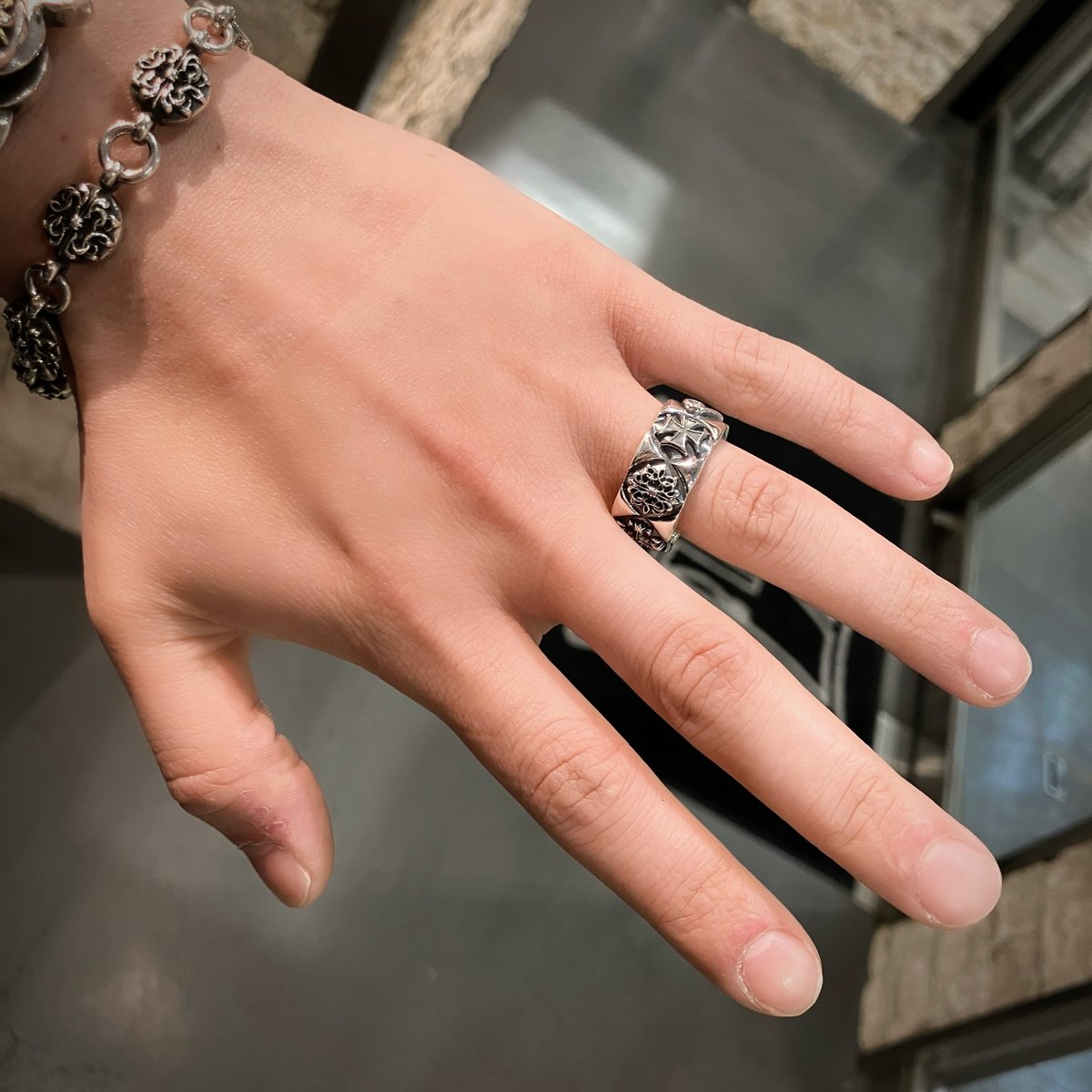 西村です！ 本日も再入荷したオススメのリングを紹介です！ マルチ