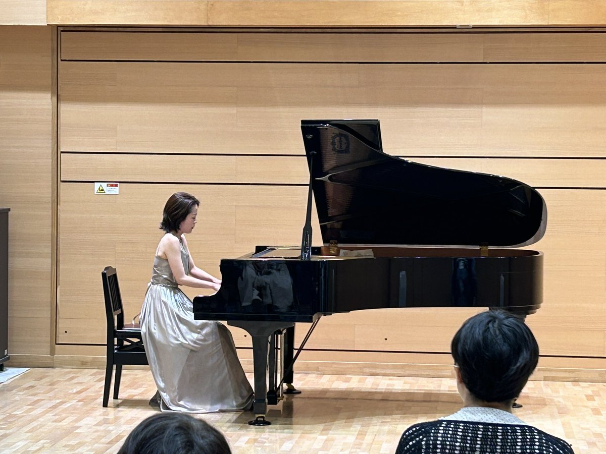 machidaopera's tweet photo. Afternoon Concert vol.14は、
メゾソプラノ片岡美里さん
バリトン奥大樹さん
ピアノ關奈々子さんで、春らしく明るく楽しいコンサートになりました。

次回は6月7日土曜日です。 https://t.co/CQbdR2LhfL
