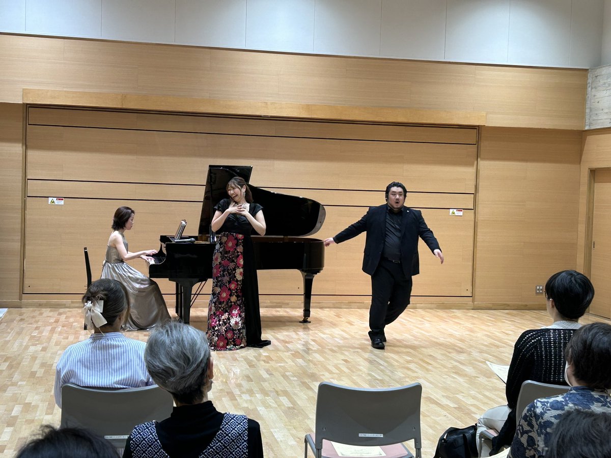 machidaopera's tweet photo. Afternoon Concert vol.14は、
メゾソプラノ片岡美里さん
バリトン奥大樹さん
ピアノ關奈々子さんで、春らしく明るく楽しいコンサートになりました。

次回は6月7日土曜日です。 https://t.co/CQbdR2LhfL