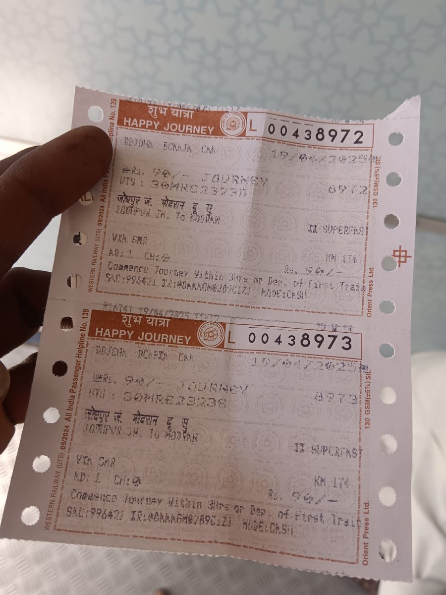 Jitendra_Modran's tweet image. #जयपुर_to_मोदरान टिकेट मांगने पर किया मना और पूछताछ काउंटर पर बोला तो काउंटर पर बैठे व्यक्ति ने कहा कि पहले #जोधपुर का लो फिर जोधपुर फिर से टिकेट लेके आगे की यात्रा करे #जयपुर रेलवे स्टेशन के बार लगे मशीन वाले डाइरेक्ट टिकेट देने पर कर रहे है तानासाही
@AshwiniVaishnaw @DespLnk