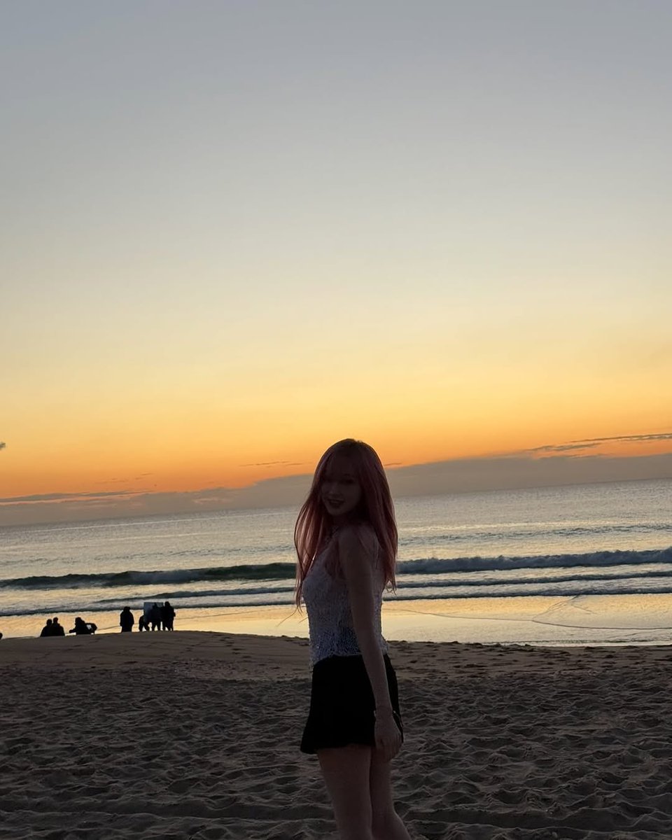 qsoftears's tweet photo. all photos by my personal photographer ( @zhelhsyt ) i love u so much https://t.co/2NDHNpXkBl