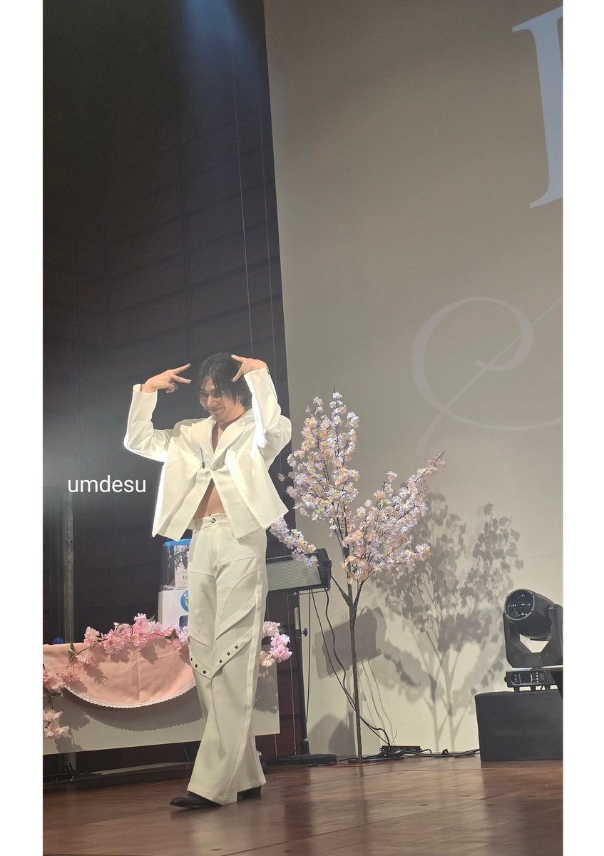 umdesu's tweet photo. บิวเสิร์ฟ 🫣🤭
SPRING DATE WITH BUILD
#BuildJPFanmeeting2025 https://t.co/yslst1CMF9