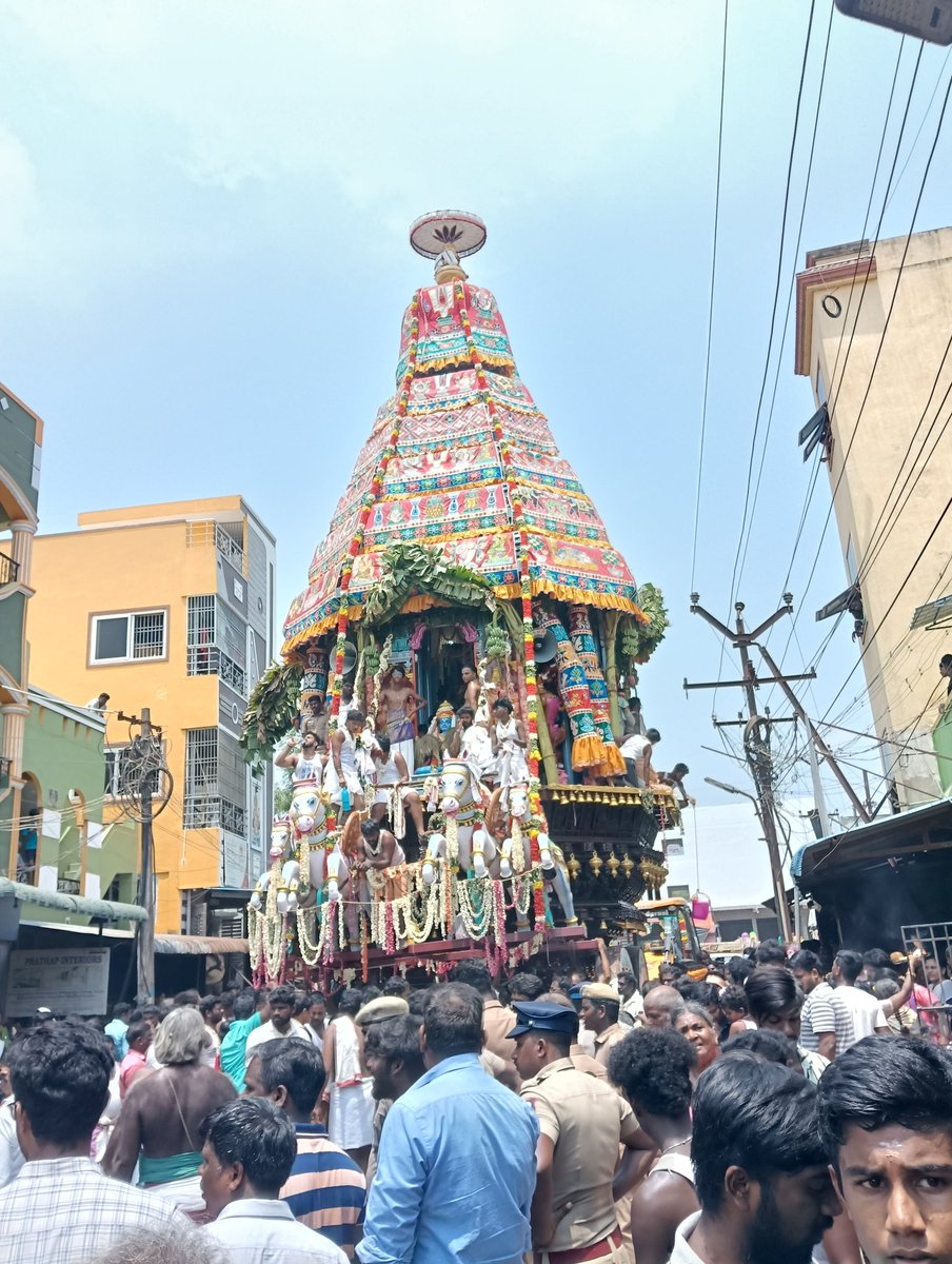 Thiruvizhaku pona thera pakkaratha illa Anga vara figures a pakkurathanu theriyala avlo confusion.. avlo figures happpppa so many months apram innaiku tha semmaiya sight adicha manasu Kulu kulunu iruku intha veyillla kuda