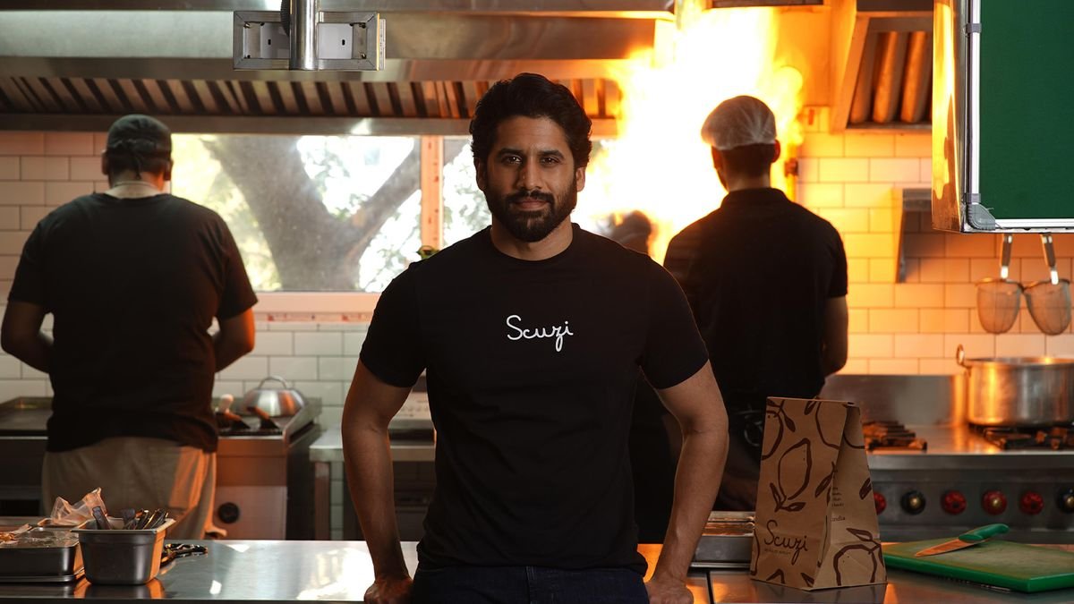 In an exclusive chat, #NagaChaitanya opens up about his passion for food, his venture #Scuzi into the culinary world, and his quirky love for butter naan and butter chicken. Tap to read more. 

Author Credit : Nivedita Pawar 

zeezest.com/food/light-cam…

#ZeeZest #ZeeZestEditorial