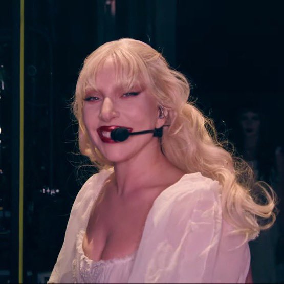 hausofgagaicon's tweet photo. PROTECT HER AT ALL COSTS #GAGACHELLA https://t.co/8rGWgs2zqi