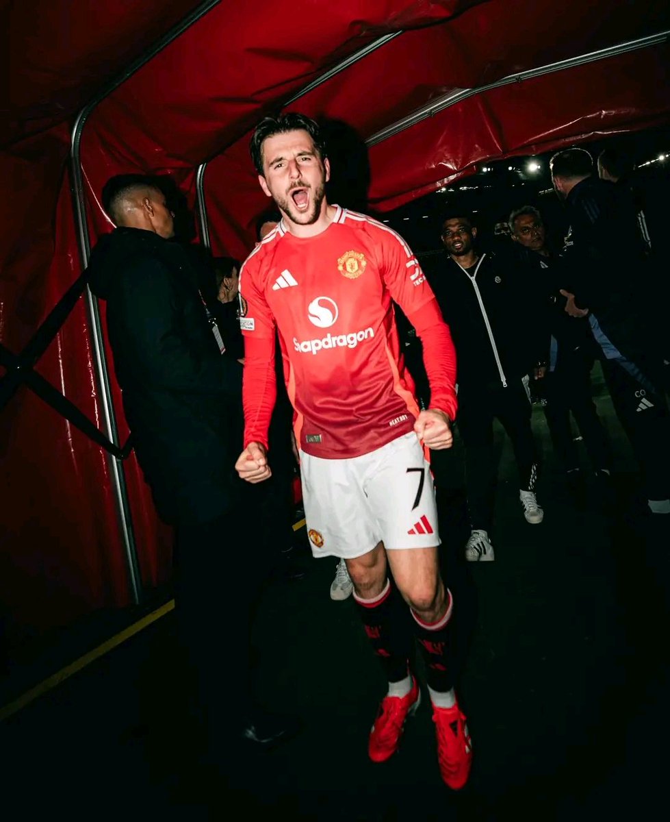 Itwas1878's tweet photo. @ManUtd @brfootball @UnitedStandMUFC 
Roaring like a lion💪💪💪 https://t.co/JnyqTiPiUK