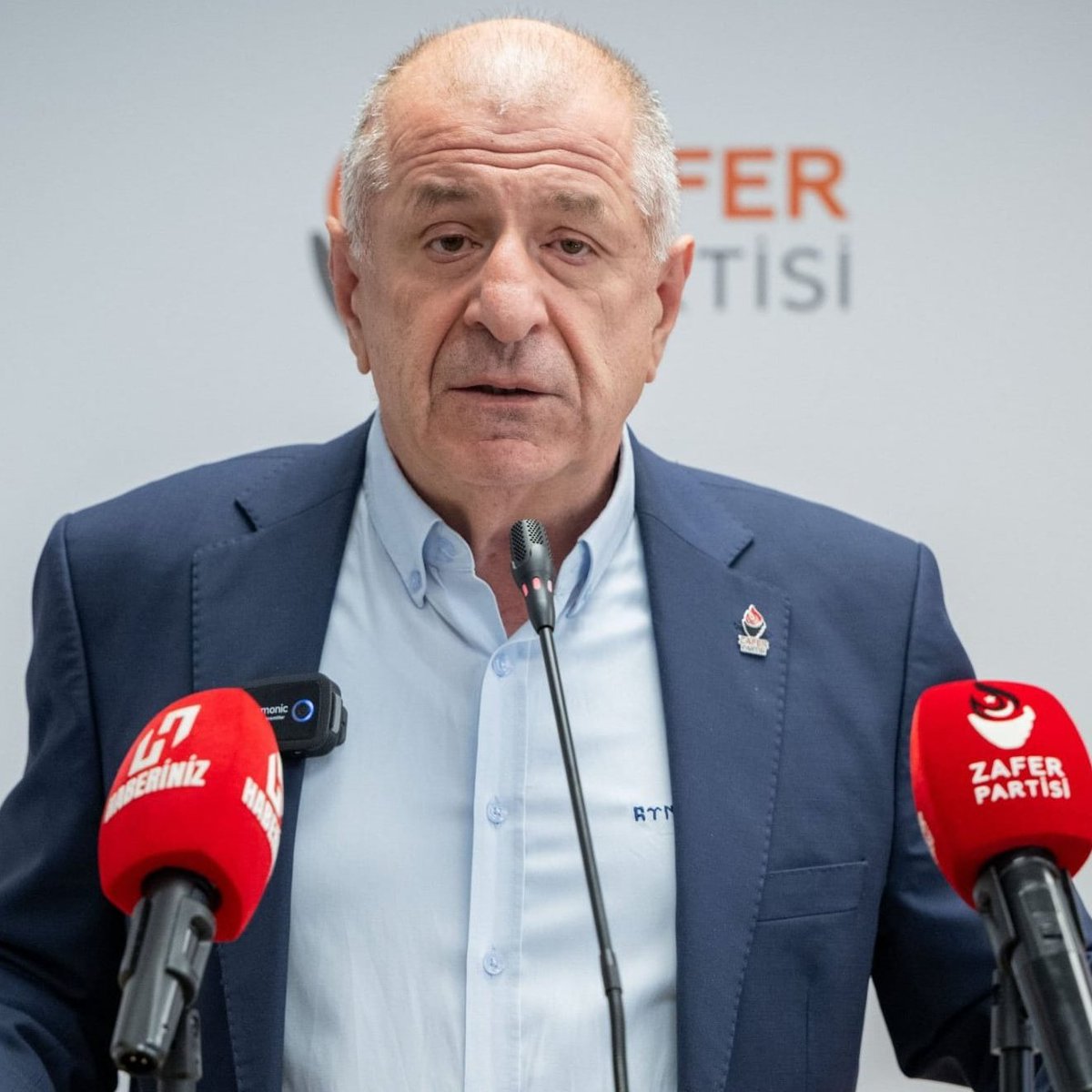 Cem Toker: “İdeolojimiz uyuşsa da uyuşmasa da muhalif toplum, Ekrem İmamoğlu’na sahip çıktığı kadar Ümit Özdağ’a da sahip çıkmalıdır.

Muhalefet, demokrasilerde olur.”