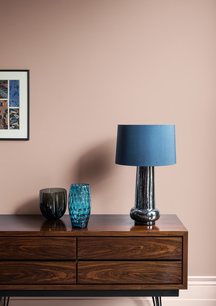Soft, delicate and soothing, light pink hues are useful for a variety of interior settings, adding sophisticated character to both walls and woodwork.

1. Powder V, III, I
2. Rose Cluster, Slate II
3. Temple, Monument
4. Plaster V