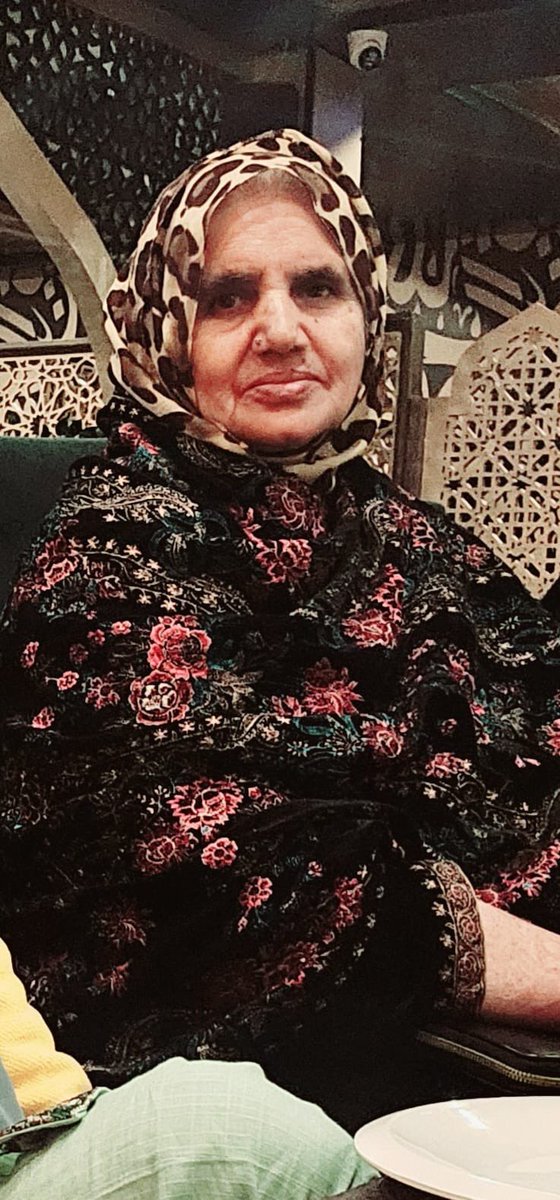 aamirmughalpti's tweet image. میری ماں جی میری کل کائنات کا آخری سفر
بھلامائیں ایسےبچوں کوچھوڑجاتی ہیں،ماں اتنی سخت دل کیسےہوسکتی ہے، مائیں اتنی بےوفا کیسے ہوسکتی ہیں
پیرکوطبیعت خراب ہوئ،پوتاہسپتال لےگیاڈاکٹرنے الٹراساؤنڈ ،LFT,RFT کیااورکہاجگرکاکوئ سیریزمسلہ ہےآپCT سکین کرواؤپوتےنےCTسکین کروایاڈاکٹر…