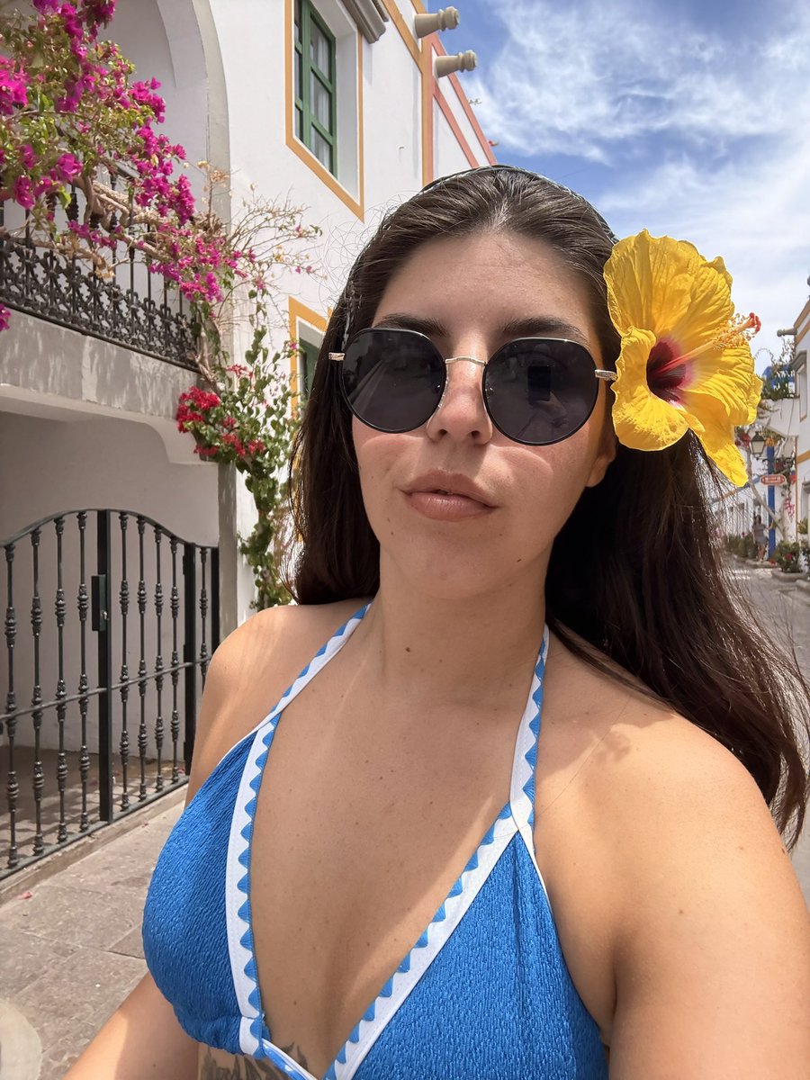 PaulaVieraaa's tweet photo. 🌺 https://t.co/0ImXPAM2Dy