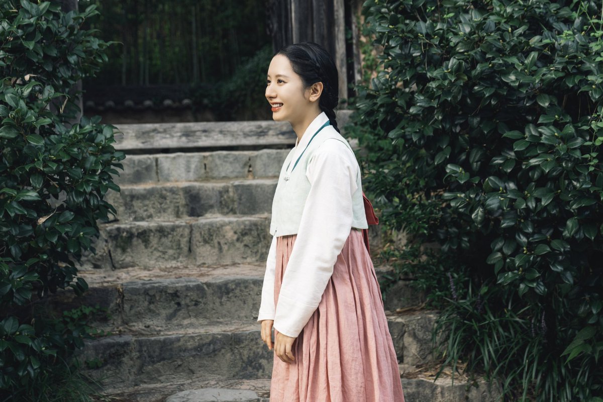 [#PHOTO]
넌 이제 내 것이다🩷
여리지연 미소에 이무기가 되..🐉

매주 금, 토 밤 9:50
SBS <귀궁> 

#김지연 #KimJiYeon
#귀궁 #TheHauntedPalace #여리