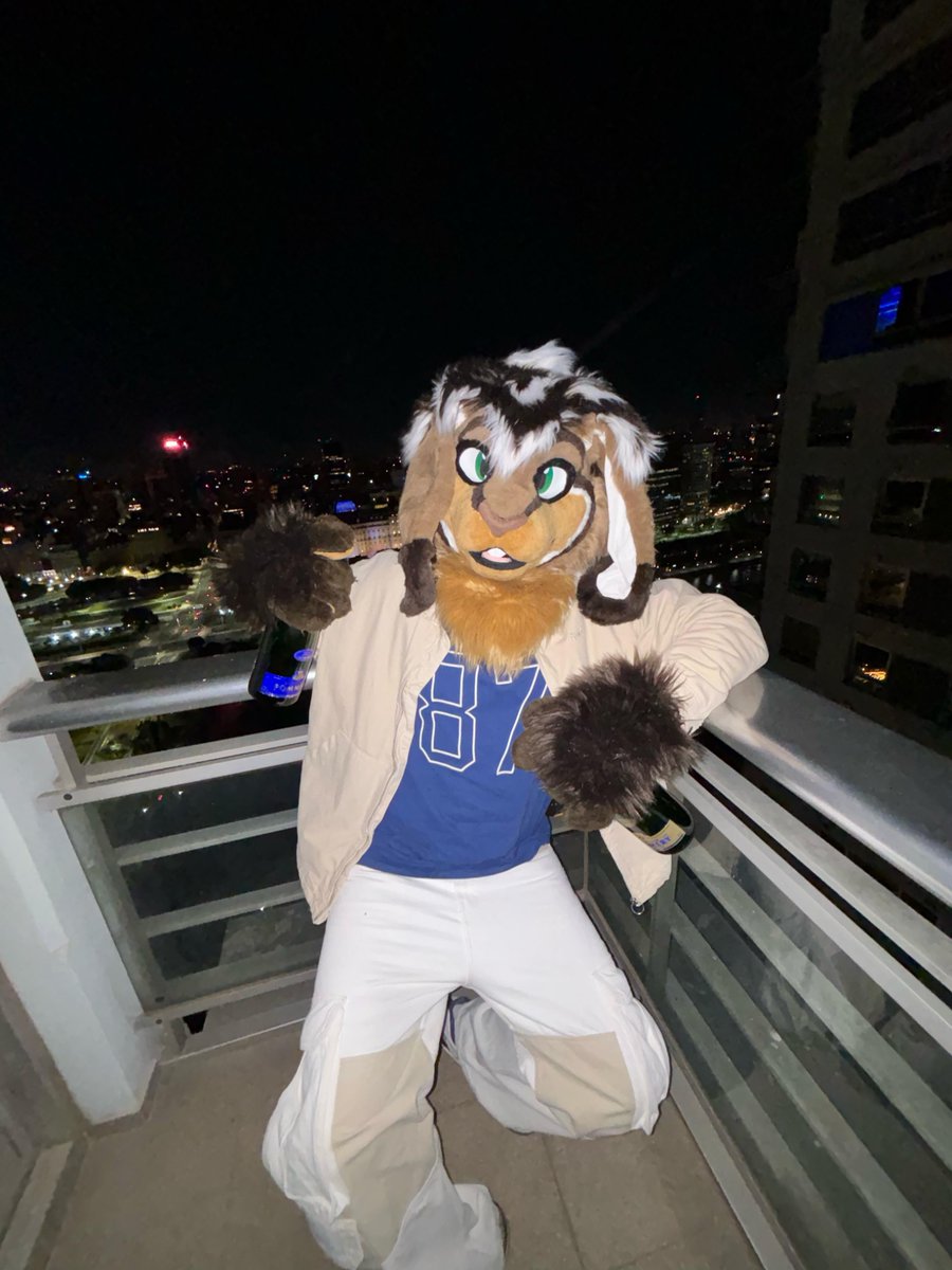 ✨Sky High✨
.
.
🪡 <a href="/CraftyMike_fur/">Crafty Mike - Coms Closed</a> 
.
#furry #fursuit #furries