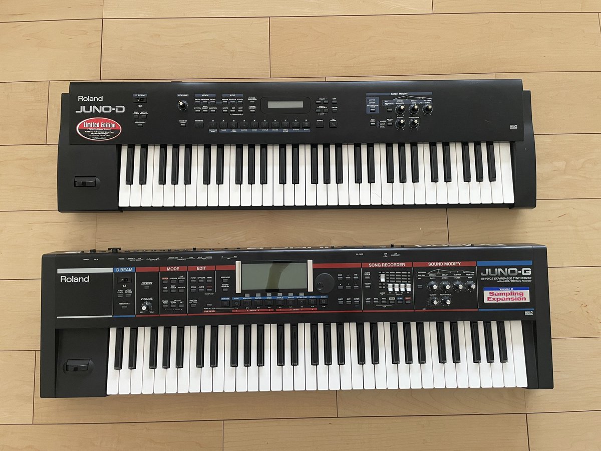 kyanako21's tweet photo. かわいいなあ、、、、
#roland
#junod
#junog
JUNO-D
JUNO-G
ずっと眺めていられる
Dさんは丸みのあるフォルムにモノトーンボディにシックなダークネイビー
Gさんは6.60.106を引き継いだデザインでカクカクしていてレトロ配色
大好きです。 https://t.co/aYLkwLLD8F