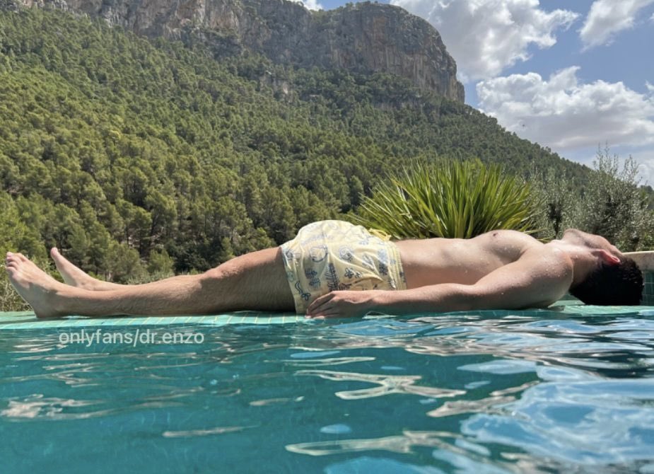 Imagine that we were in the same hotel with swimming pool...what would you plan to do?