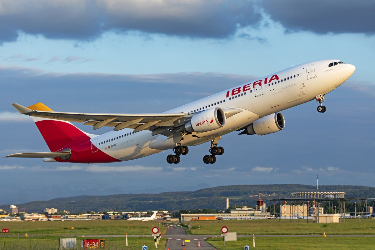 planetairlines's tweet photo. Spanish carrier Iberia is set to add a distinctive change on one of its U.S. routes.

Beginning this winter, the airline will operate the only scheduled westbound red-eye service between Western Europe and the U.S. Its flight from Madrid to Dallas/Fort Worth will be retimed. https://t.co/5IOGtACQSC